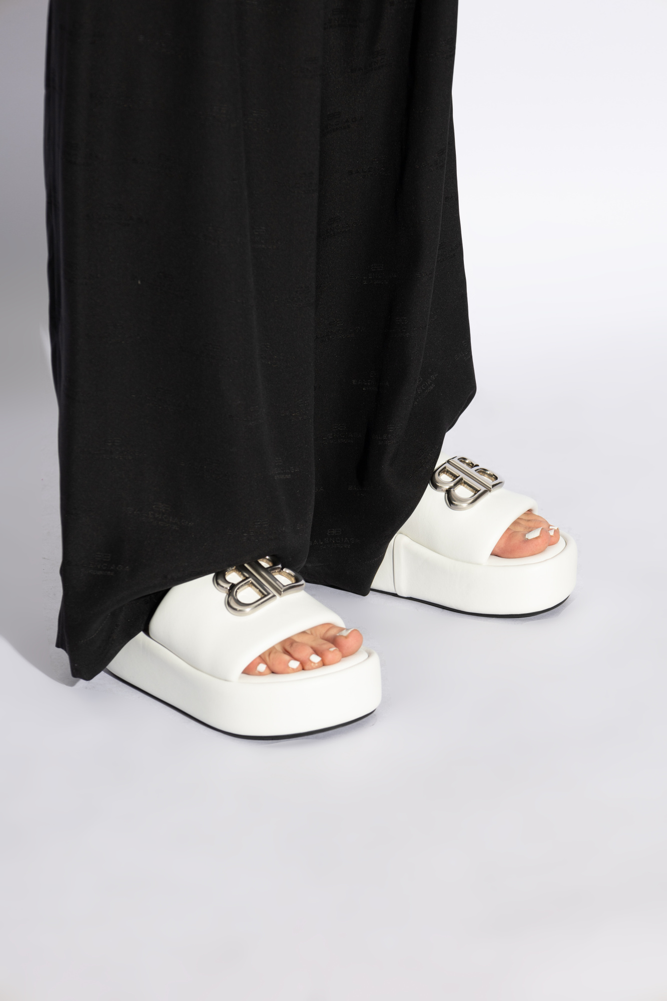 サンダル・ミュール BALENCIAGA White Leather City Slippers Balenciaga Leather slippers | Women's Shoes | Vitkac